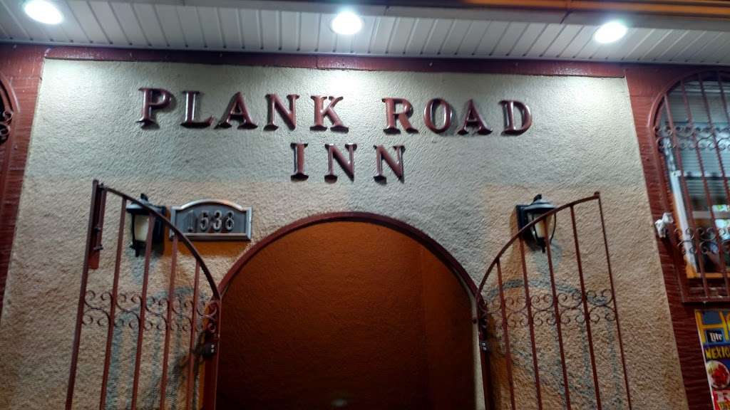 Plank Road Inn - restaurant  | Photo 3 of 10 | Address: 1538 Paterson Plank Rd, Secaucus, NJ 07094, USA | Phone: (201) 865-9516