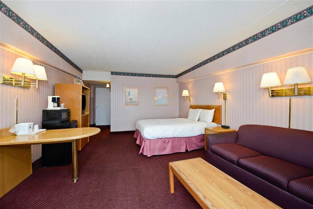 Americas Best Value Inn & Suites Benton Harbor | 798 Ferguson Dr, Benton Harbor, MI 49022, USA | Phone: (269) 927-1172