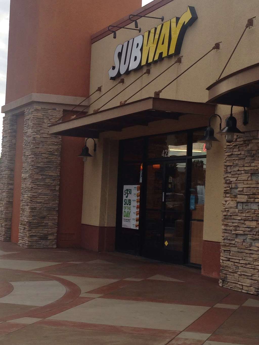 Subway Restaurants | 422 Auto Center Dr, Claremont, CA 91711, USA | Phone: (909) 621-5678