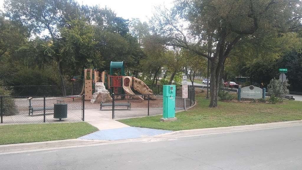 Ruthmeade Park | 75201, 800 S Van Buren Ave, Dallas, TX 75208, USA