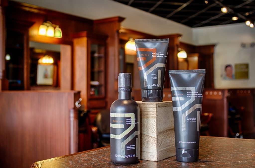 Roosters Mens Grooming Center | 275 Parkway Dr, Lincolnshire, IL 60069, USA | Phone: (847) 243-4114