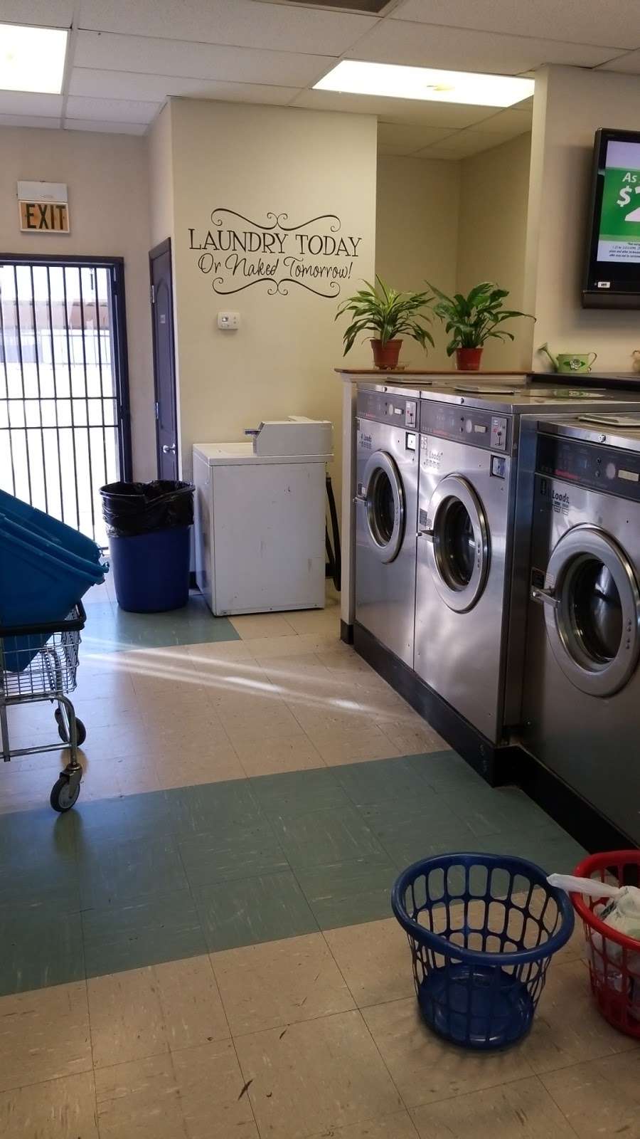 Thunder Suds Laundromat & Dry Cleaning | 4955 E Craig Rd # 10, Las Vegas, NV 89115 | Phone: (702) 778-5030