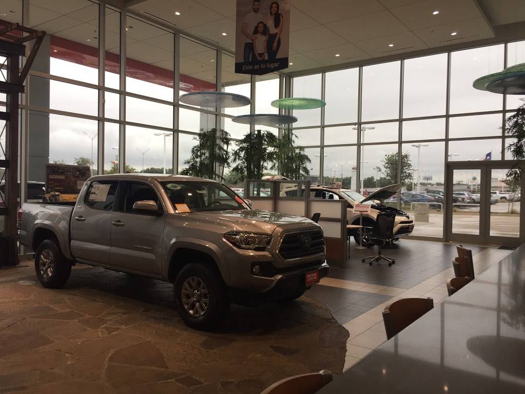 Toyota of Irving | 1999 W Airport Fwy, Irving, TX 75062, USA | Phone: (972) 395-5090