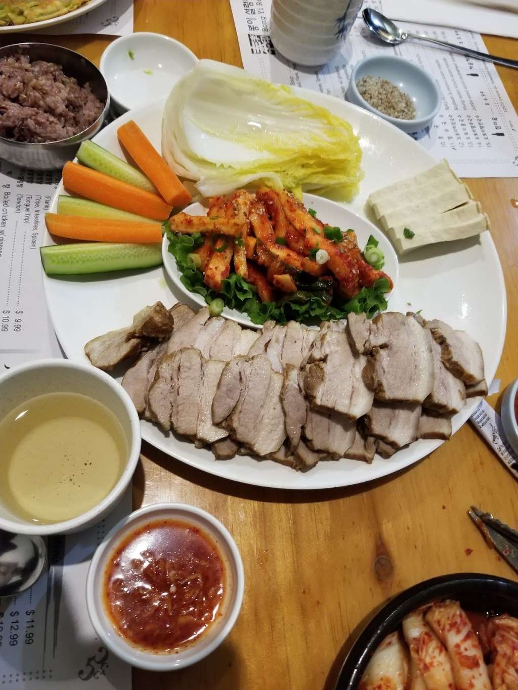 Bong Yi Korean Restaurant (Tang and Tonkatsu) | 12573 E Carson St, Hawaiian Gardens, CA 90716, USA | Phone: (562) 865-6555