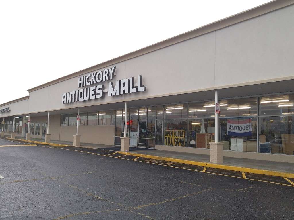 Hickory Antiques Mall Inc. | 348 U.S. Hwy 70 SW, Hickory, NC 28602, USA | Phone: (828) 322-4004