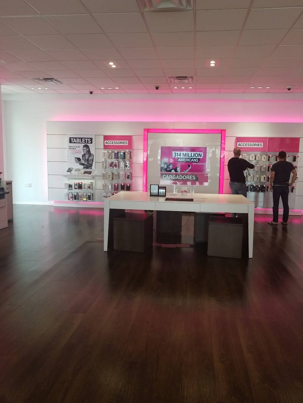 T-Mobile | 34 Barrett Ave, Staten Island, NY 10302, USA | Phone: (718) 448-5870