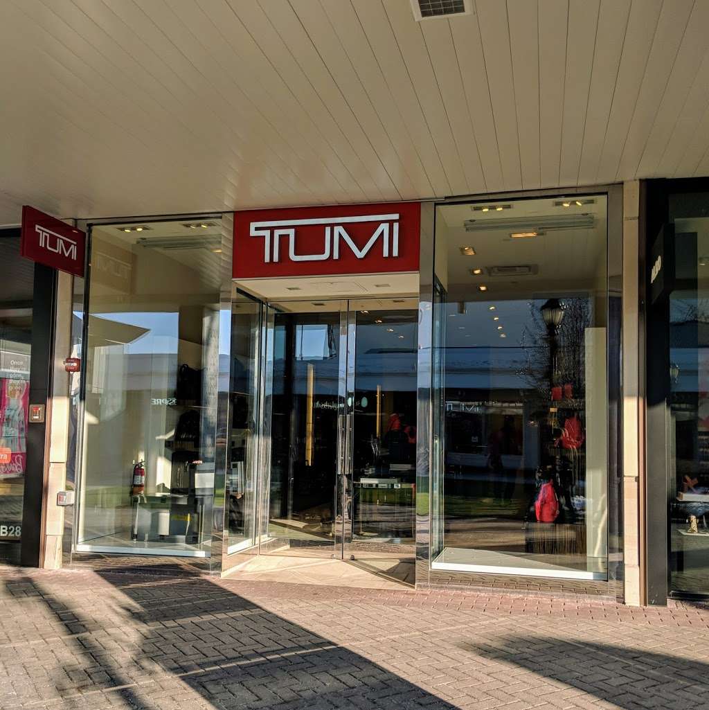 TUMI Store - Old Orchard | 4999 Old Orchard Shopping Center, Skokie, IL 60077, USA | Phone: (847) 675-2467