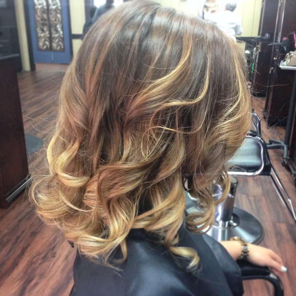 Hair Studio at Foxcroft | 7808 Fairview Rd, Charlotte, NC 28226, USA | Phone: (704) 716-9496