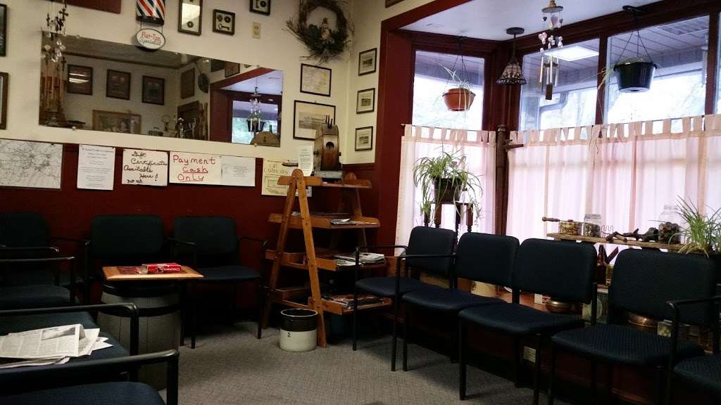 Marys Olde Tyme Barber Shoppe | 13605 Summit Ave, Blue Ridge Summit, PA 17214, USA | Phone: (717) 794-2420