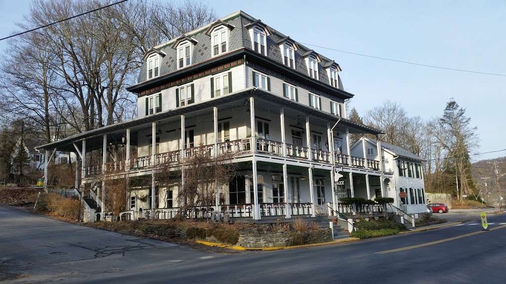 Deer Head Inn | 5 Main St, Delaware Water Gap, PA 18327, USA | Phone: (570) 424-2000