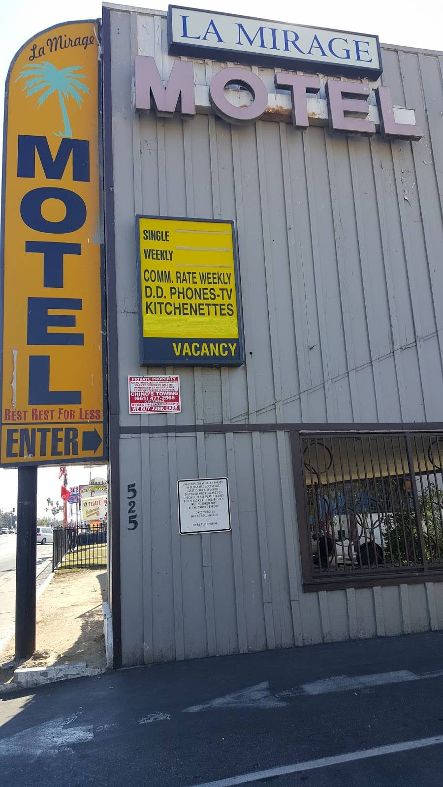 La Mirage Motel in 525 Union Ave, Bakersfield, CA 93307, USA