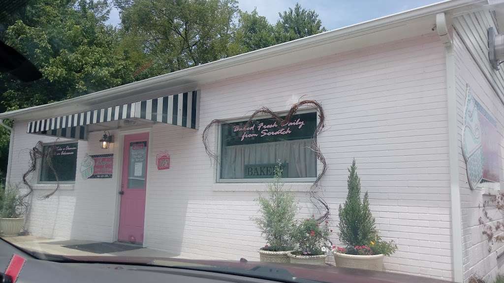 Marilyns Sweet Addictions | 106 Westview Dr, Lincolnton, NC 28092, USA