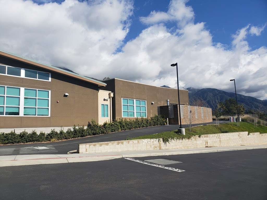 Sierra Madre Middle School | 160 N Cañon Ave, Sierra Madre, CA 91024, USA | Phone: (626) 396-5910