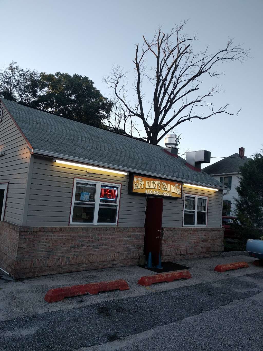 Captain Harrys Ridge Crab House | 4569 Ridge Rd, Nottingham, MD 21236, USA | Phone: (410) 661-6622