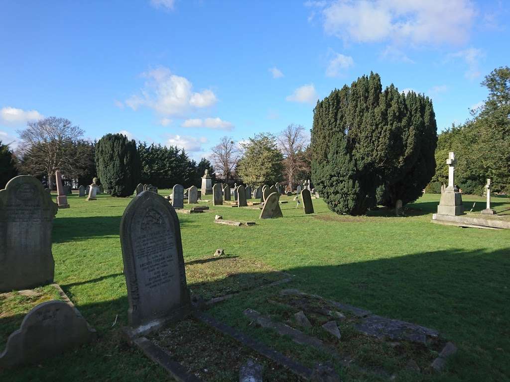 Waltham Abbey Cemetery | Cemetery Lodge, Sewardstone Rd, Waltham Abbey EN9 1NX, UK | Phone: 01992 712525