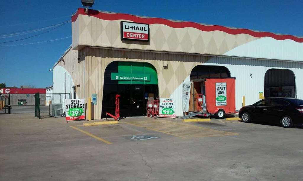 U-Haul Moving & Storage at I-45 & Richey | 16405 I-45, Houston, TX 77090, USA | Phone: (281) 440-5113