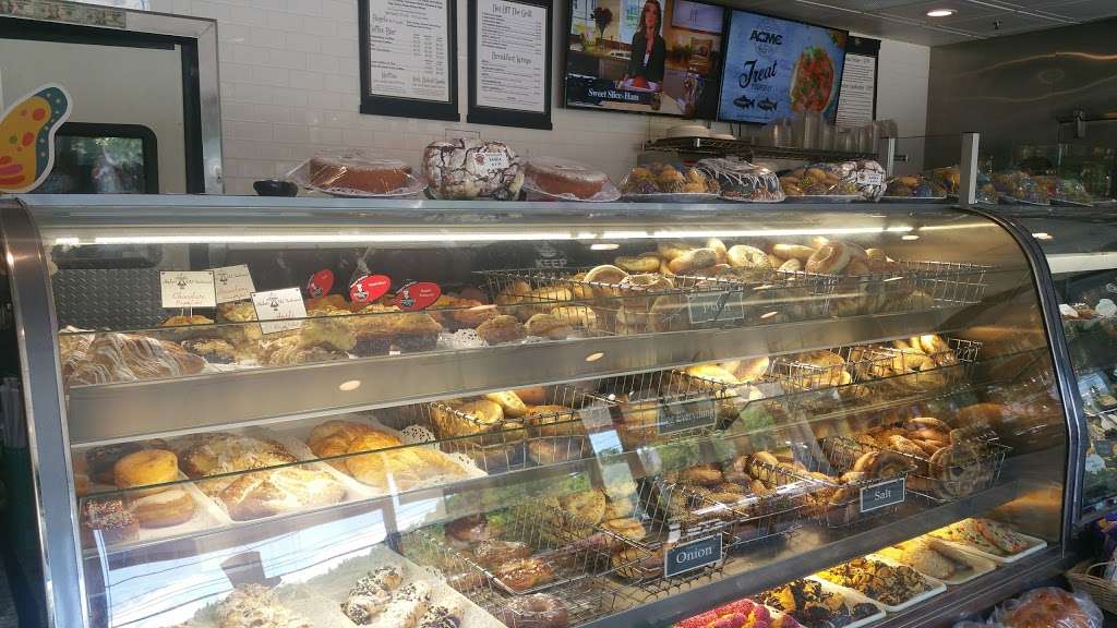 Bagels on Main | 87 E Main St, Huntington, NY 11743, USA | Phone: (631) 673-1902