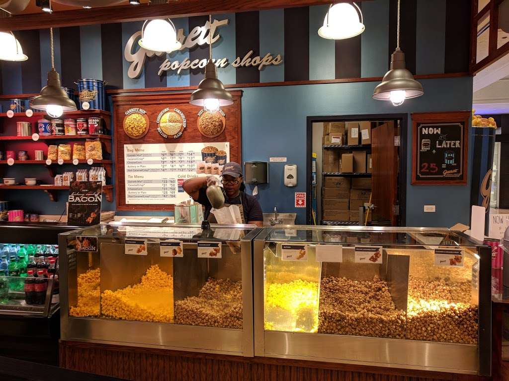 Garrett Popcorn Shops | Water Tower Place, 835 Michigan Avenue, Chicago, IL 60611 | Phone: (888) 476-7267