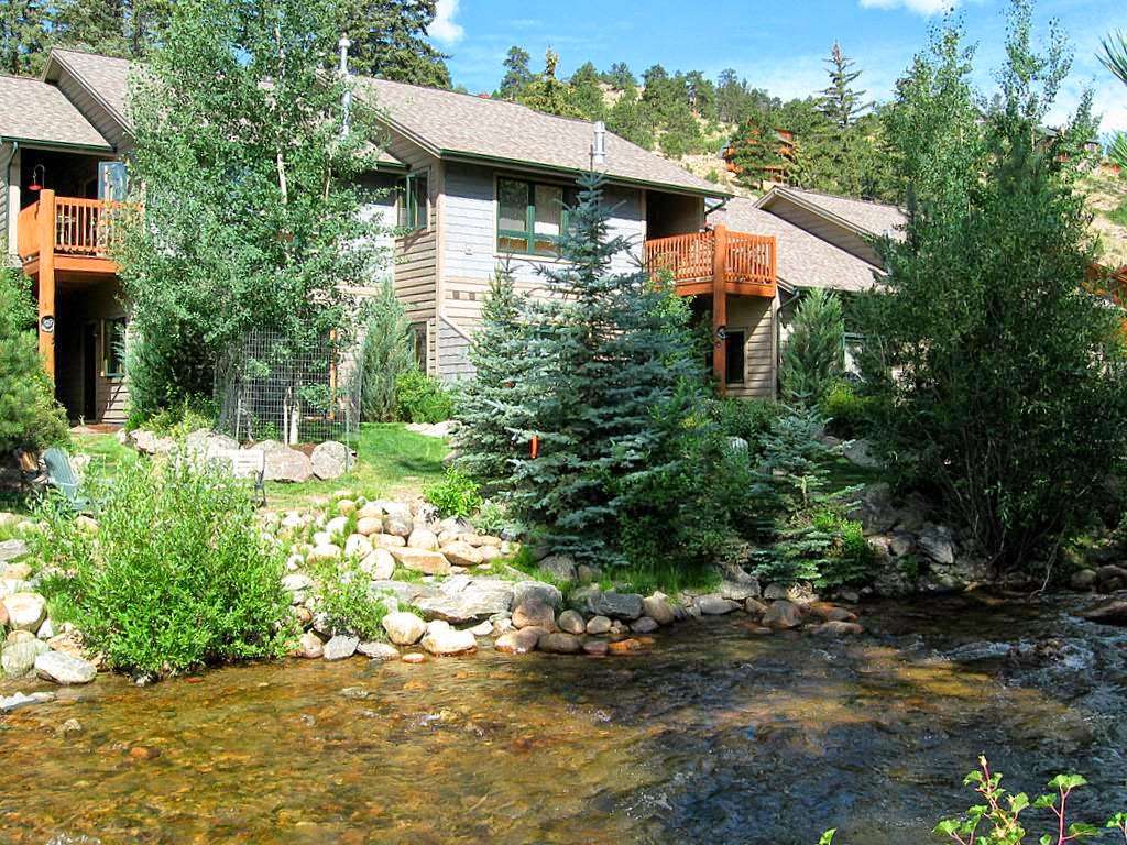 River Stone Resorts and Bear Paw Suites | 2120 Fall River Rd, Estes Park, CO 80517, USA | Phone: (970) 586-4005