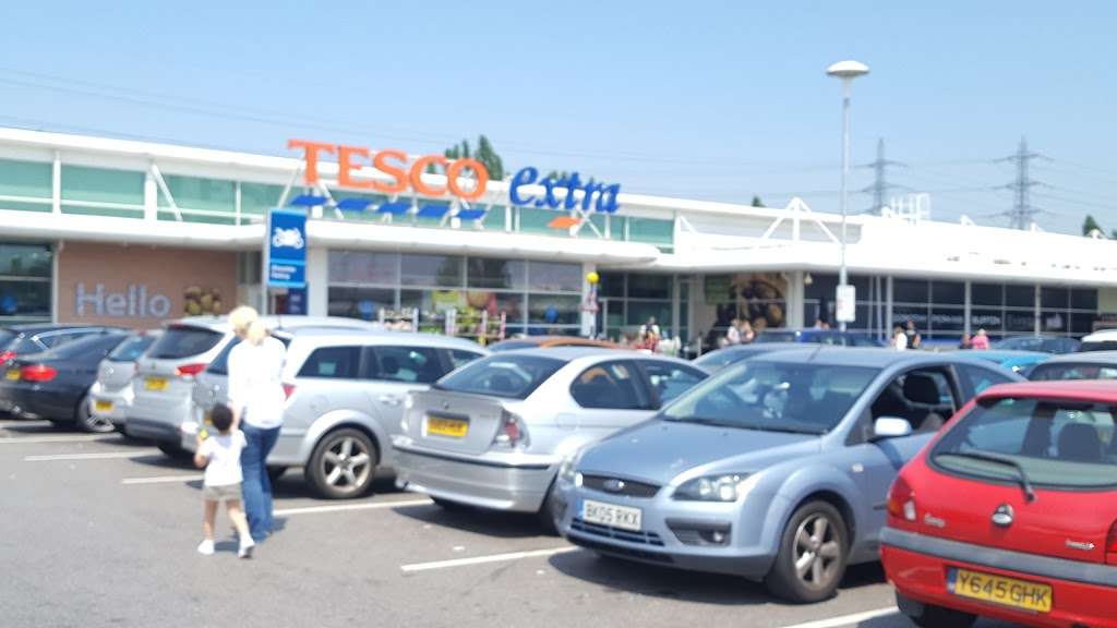 Tesco Extra | Lakeside, Cygnet View, Grays RM20 1TX, UK | Phone: 0345 677 9209