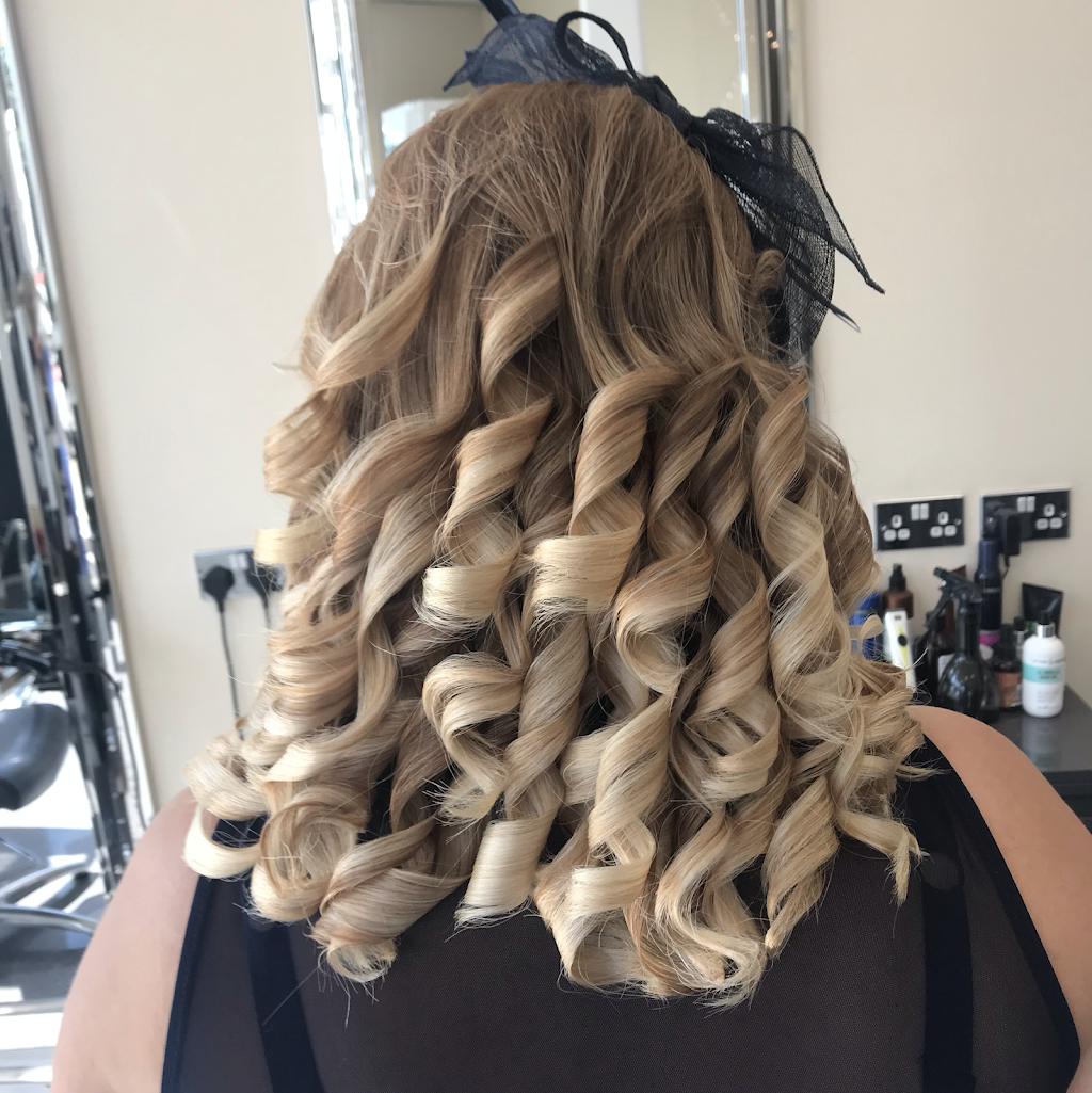 Laura.hairandbeauty Enfield | High Beech, 12a Eversley Park Rd, London N21 1NS, UK | Phone: 07990 948906