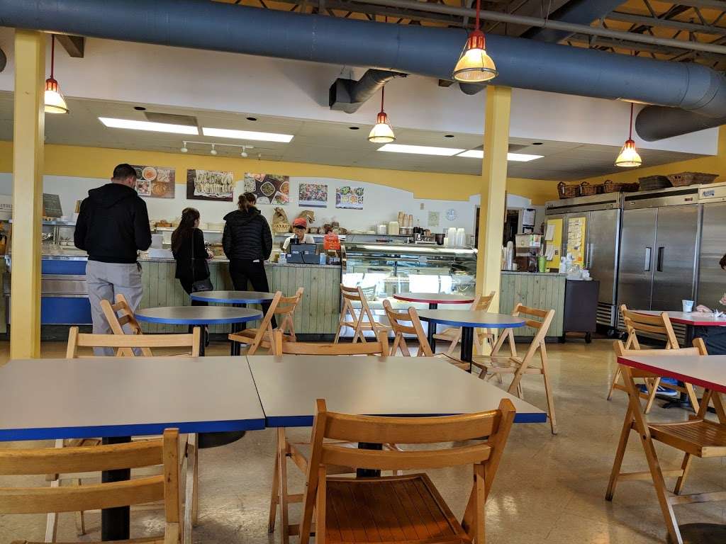 Waterfront Deli | 1070 Marina Village Pkwy #105, Alameda, CA 94501, USA | Phone: (510) 769-0240