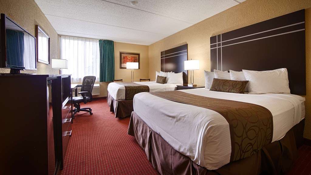 Best Western Waukesha Grand | 2840 N Grandview Blvd, Pewaukee, WI 53072, USA | Phone: (262) 524-9300