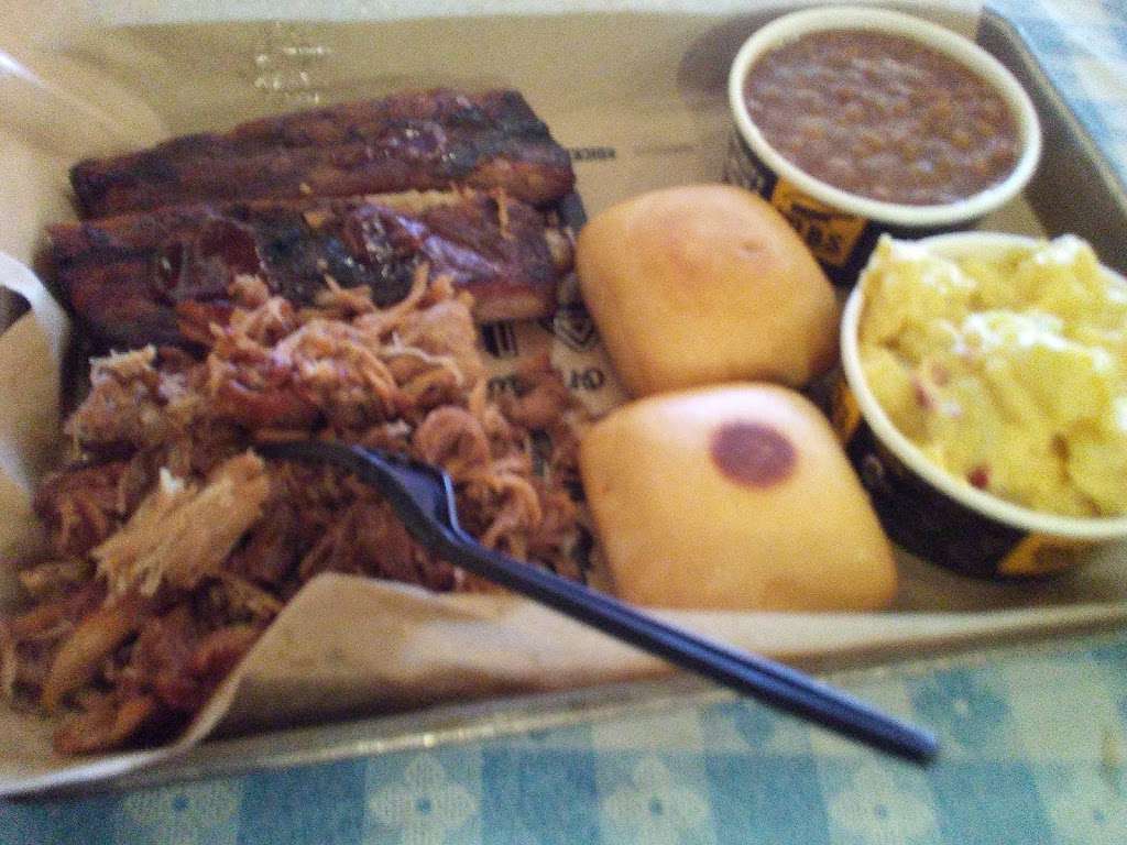 Dickeys Barbecue Pit | 15683 Roy Rogers Dr, Victorville, CA 92392, USA | Phone: (760) 493-8011