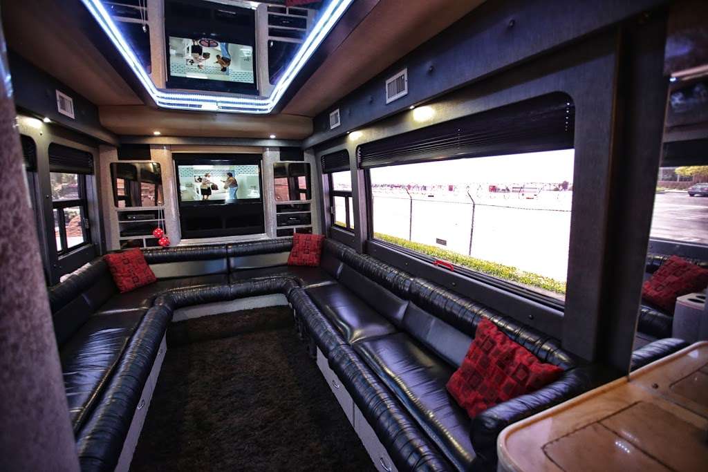 LA VIP Bus | 1432, 1042 E Orange Grove Ave, Burbank, CA 91501, USA | Phone: (310) 904-3104