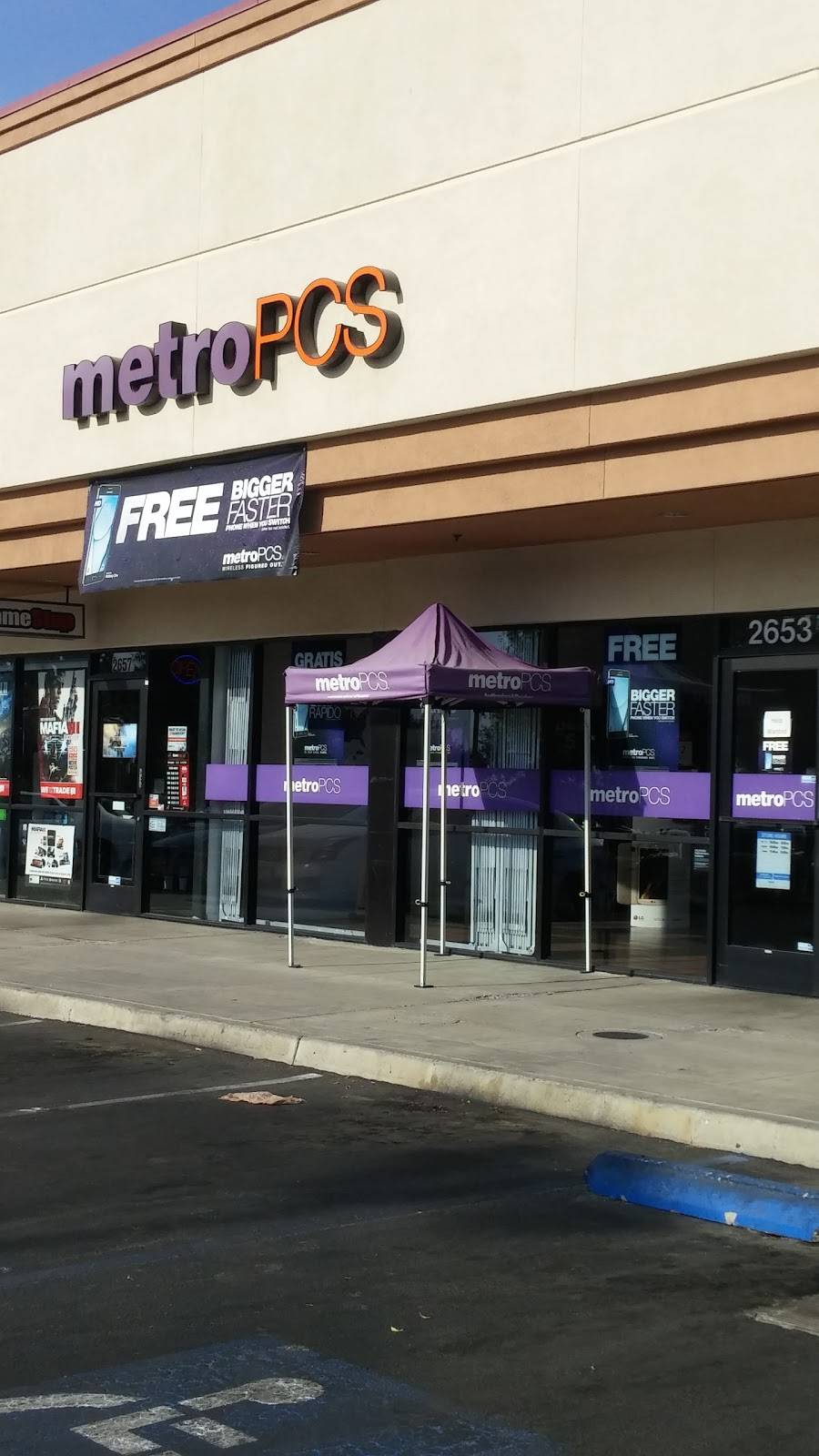 Metro by T-Mobile | 2653 Fashion Plaza, Bakersfield, CA 93306, USA | Phone: (661) 871-1100