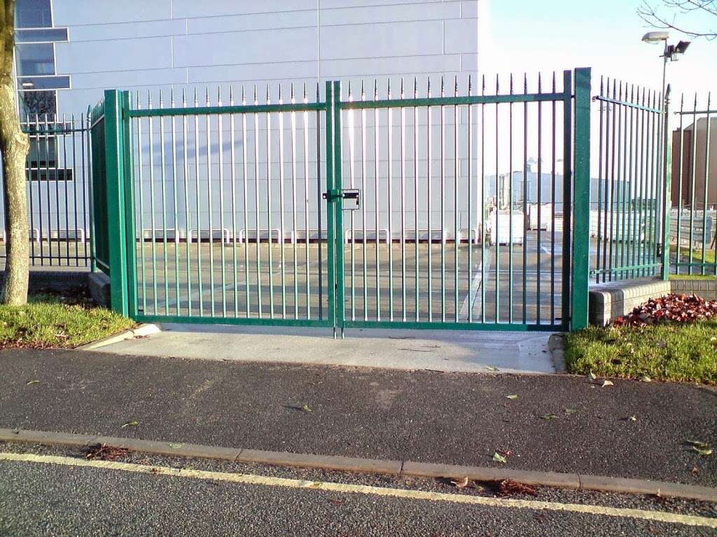 Guardian Security Fencing | Hunters Chase Garden Centre, Hunters Chase, Hutton, Brentwood CM13 1SN, UK | Phone: 01277 630787