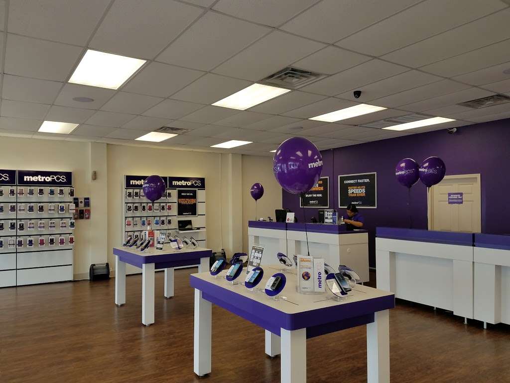 Metro by T-Mobile | 4402 San Pedro Ave, San Antonio, TX 78212, USA | Phone: (210) 988-5436