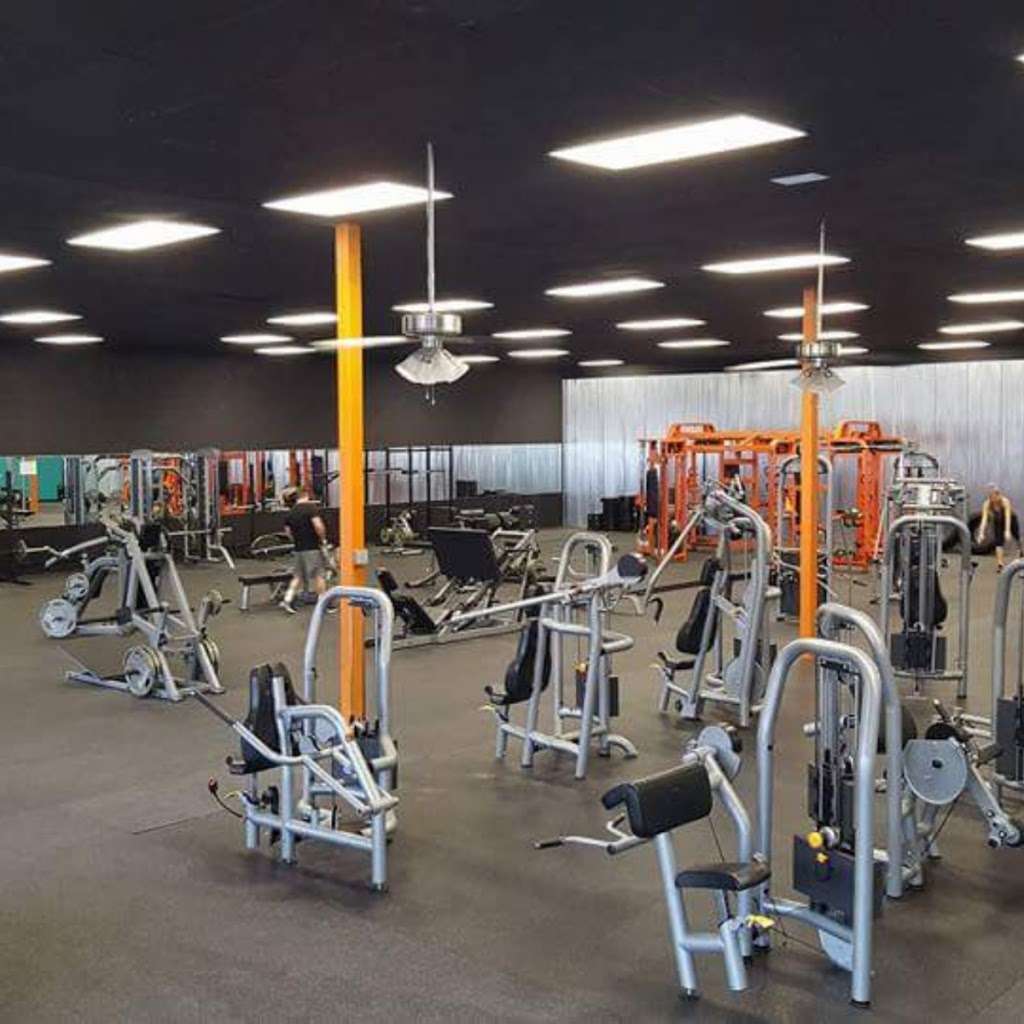 Everyday Fitness Gym | 221 E Douglas St, Clinton, MO 64735, USA | Phone: (660) 492-9900