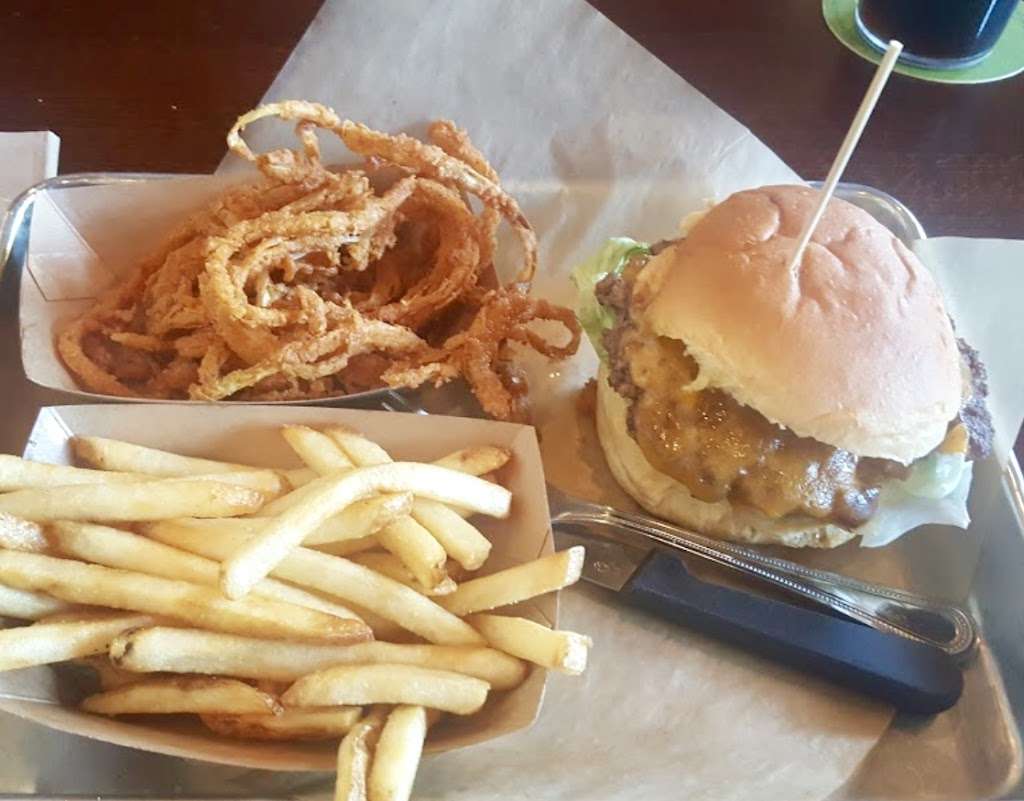 CRAFTY BURGR N Tap | 17015 Kenton Dr, Cornelius, NC 28031, USA | Phone: (704) 997-5388