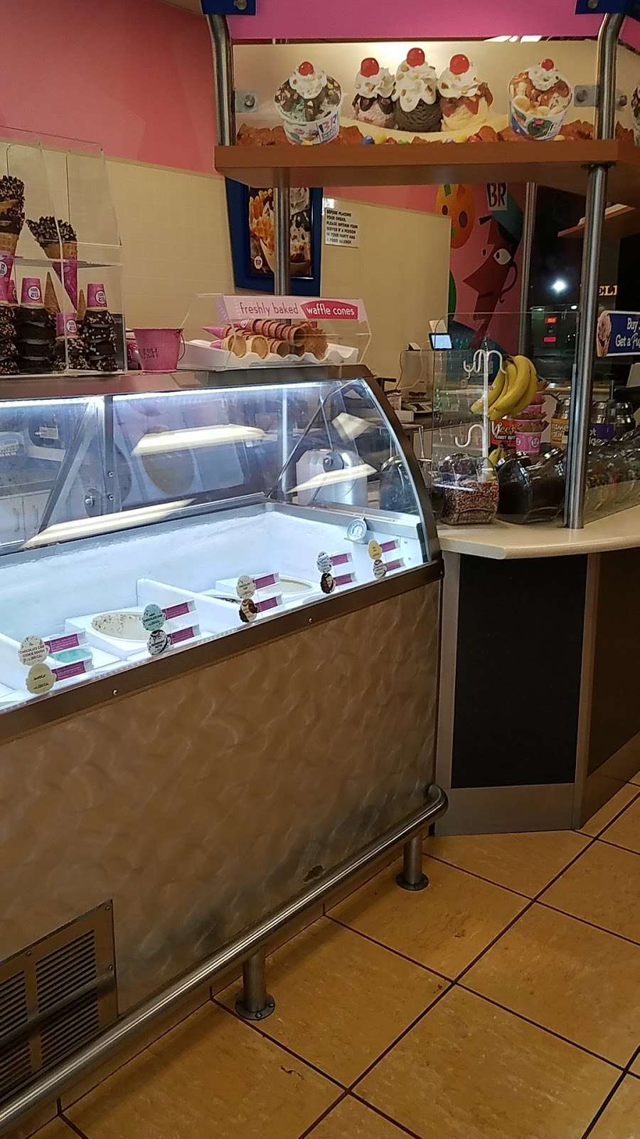 Baskin-Robbins | 1850 Rosecrans Ave, Compton, CA 90220 | Phone: (310) 638-3131