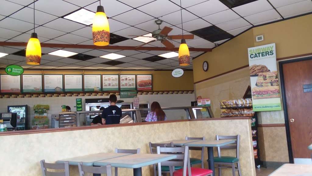 Subway Restaurants | 4009 Red Bluff Rd, Pasadena, TX 77503, USA | Phone: (281) 542-6868