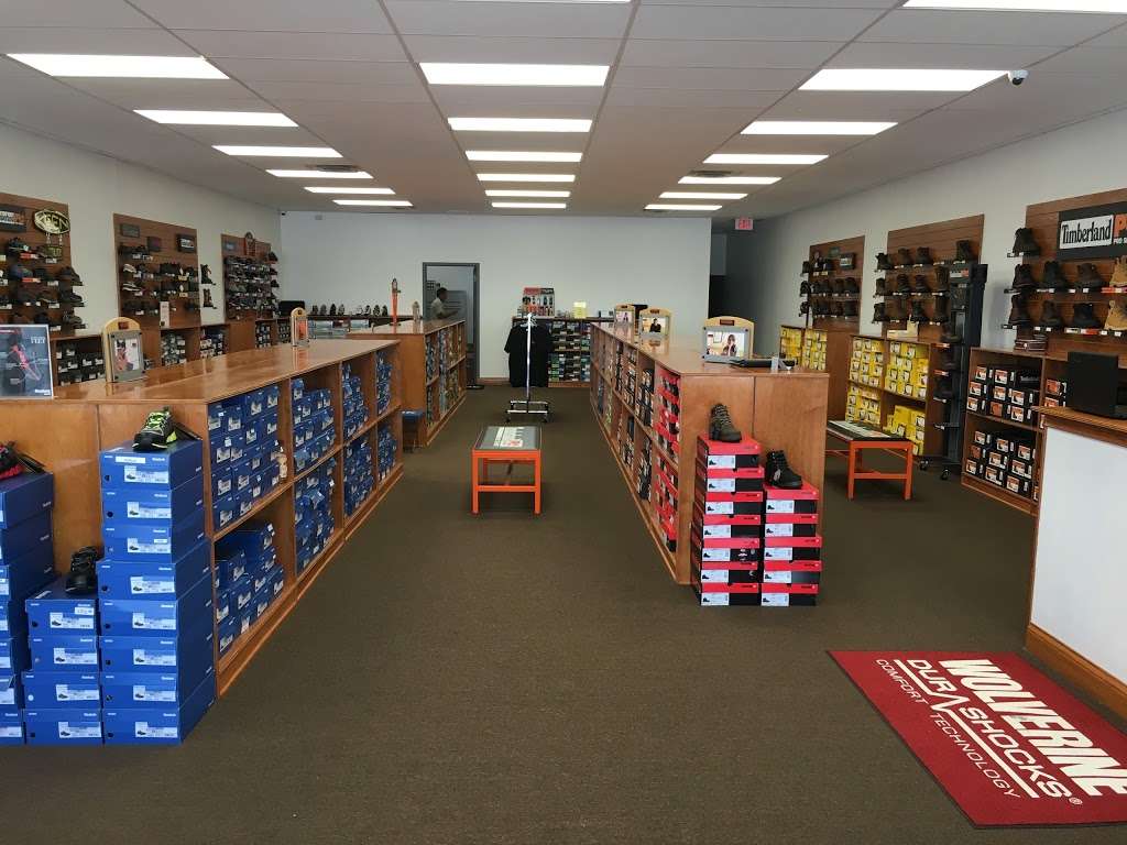 Gilvins Boots & Shoes | 4200 S East St, Indianapolis, IN 46227, USA | Phone: (317) 783-3210