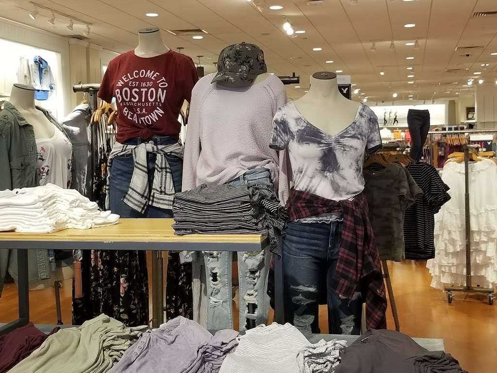 American Eagle Outfitters | 1277 Broadway, Saugus, MA 01906 | Phone: (781) 233-5404