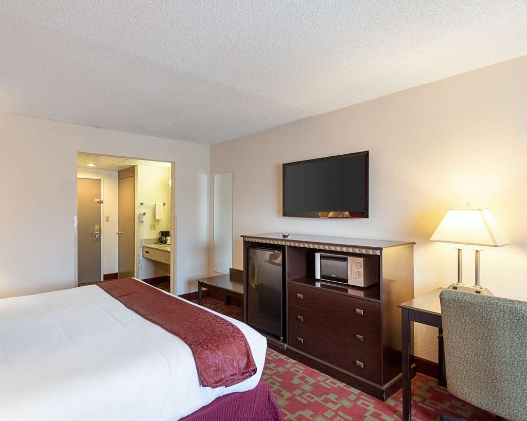 Quality Inn & Suites | 871 York Rd, Gettysburg, PA 17325, USA | Phone: (717) 337-2400