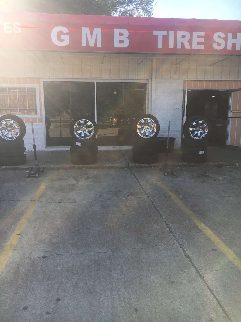 Professional Tires Shop | 913 Crabb River Rd, Richmond, TX 77469, USA | Phone: (713) 985-9408