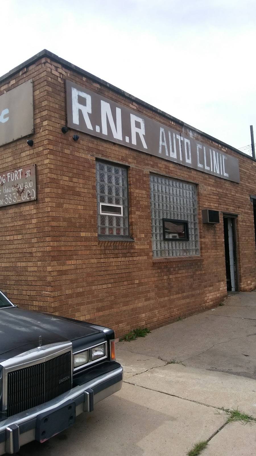 R & R Auto Clinic | 1306 Fort St, Lincoln Park, MI 48146, USA | Phone: (313) 383-2600