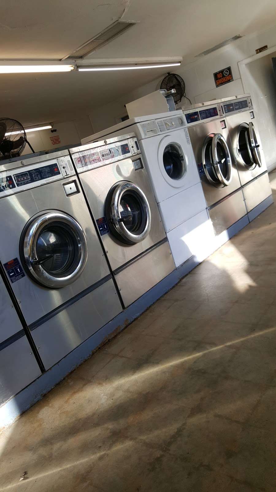 Wash Queen Laundromat | 700 Childs St, Lincolnton, NC 28092