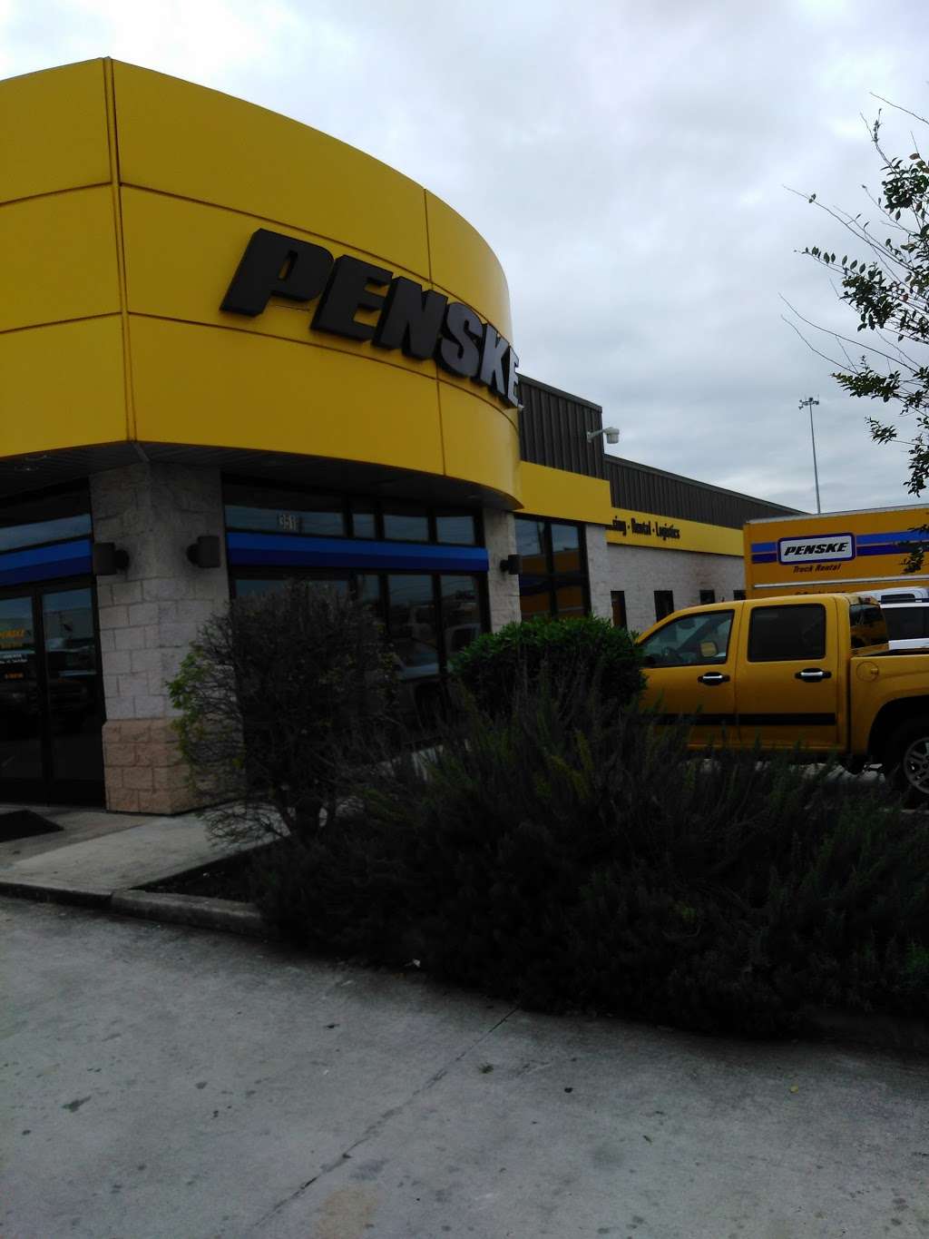 Penske Truck Rental | 351 Gellhorn Dr, Houston, TX 77013, USA | Phone: (713) 674-4566