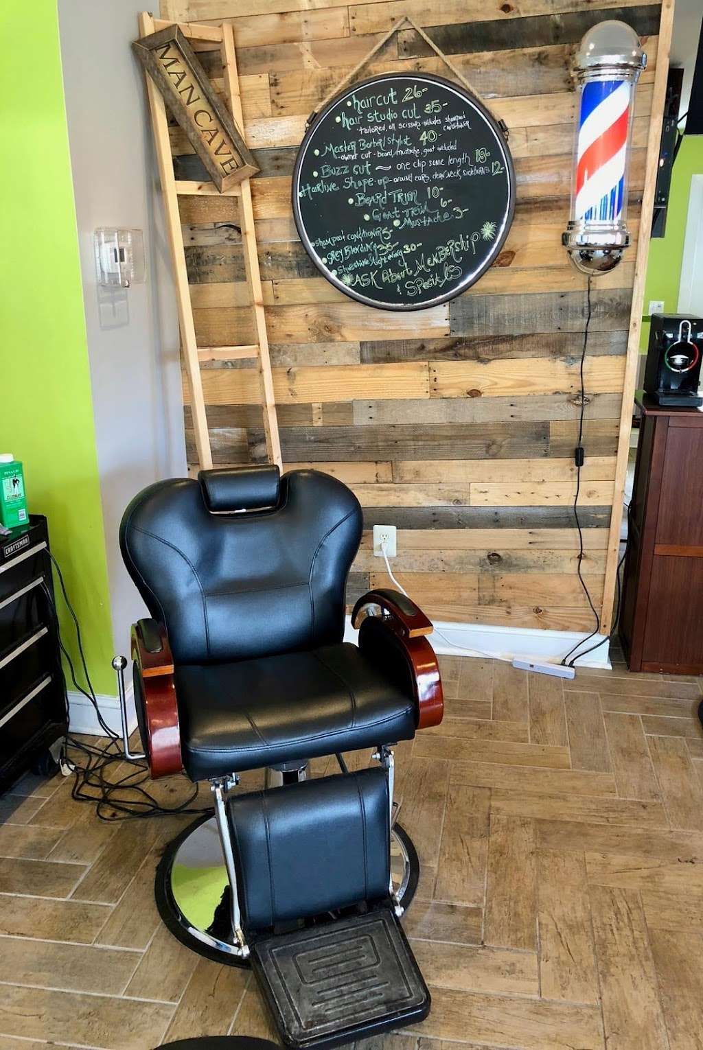 Miracolo Mens Barber Shop Studio | 304 N Main St, Doylestown, PA 18901, USA | Phone: (215) 348-8535