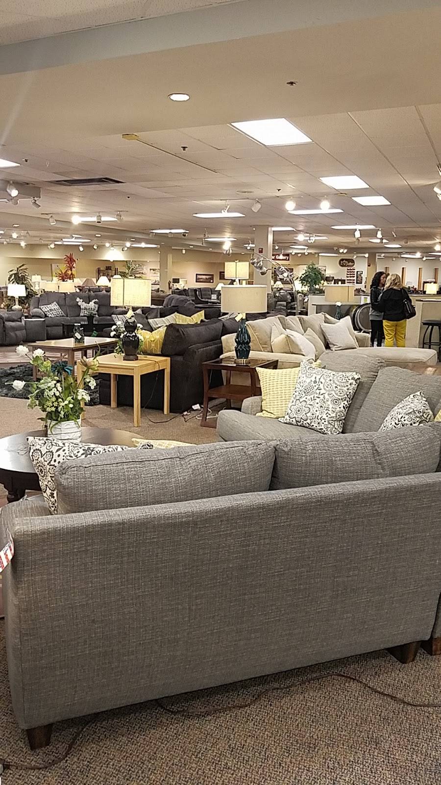 New Deal Furniture in 7130 Gateway Blvd E, El Paso, TX 79915, USA
