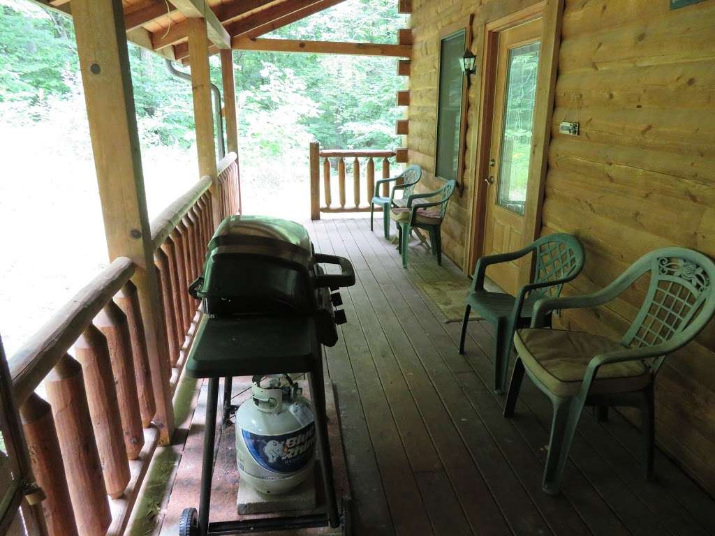 Adventurewood Log Cabin | 5977 Kent Rd, Bloomington, IN 47401, USA | Phone: (812) 272-5057