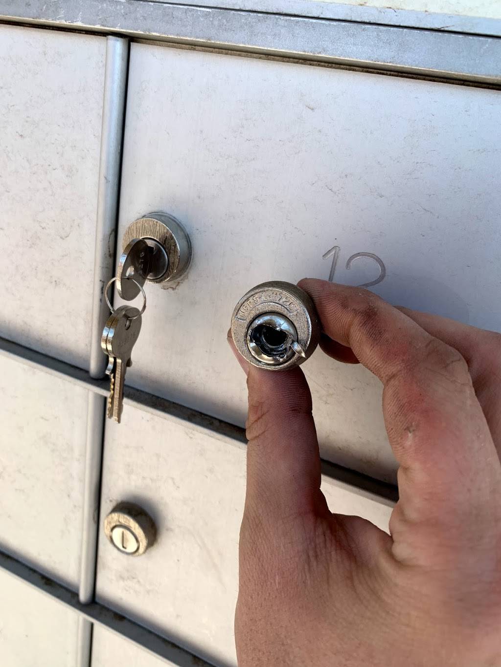 AZ Desert Locksmith LLC | 222 E Fremont Dr, Tempe, AZ 85282, USA | Phone: (480) 204-1658