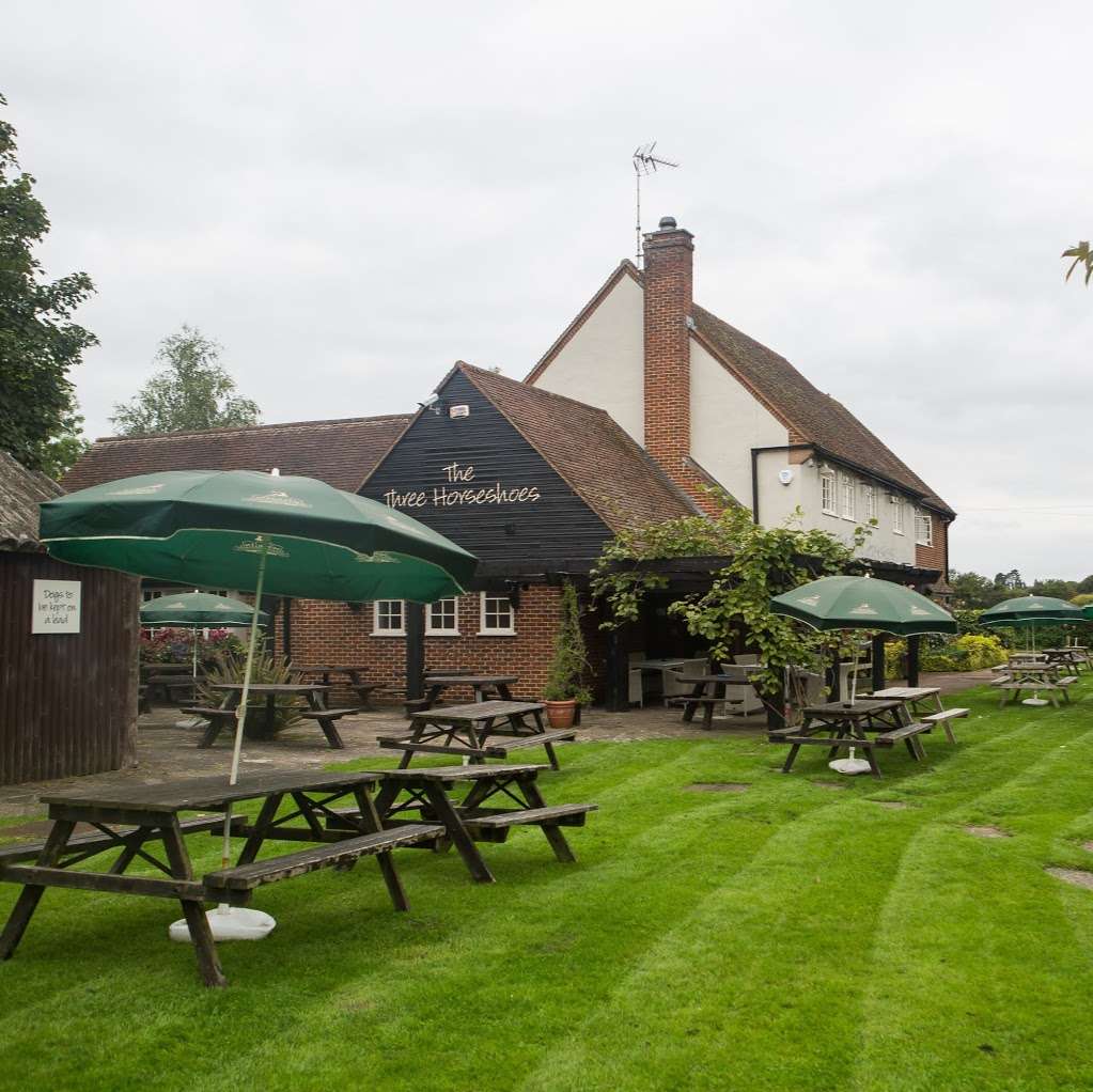 Three Horseshoes | Hooks Cross, A602, Watton at Stone, Datchworth, Hertford SG14 3RY, UK | Phone: 01920 830391