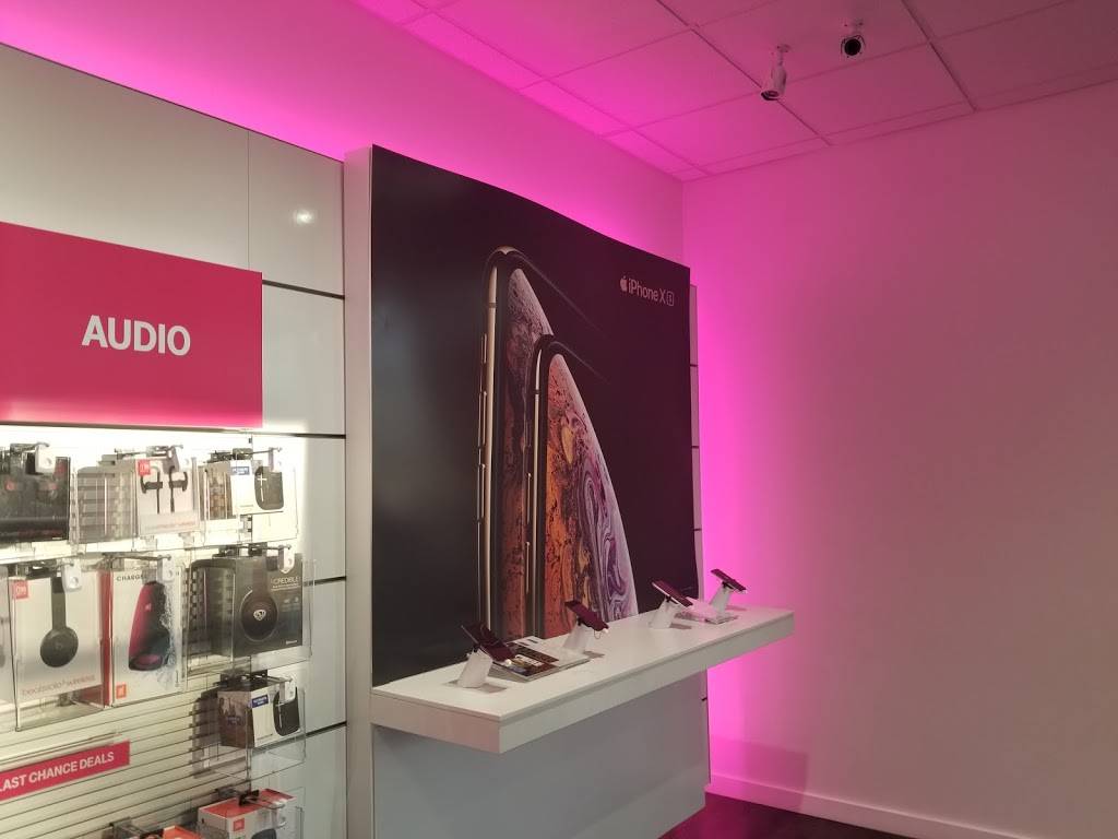 T-Mobile | 5705 University Pkwy, Winston-Salem, NC 27105, USA | Phone: (336) 793-9002