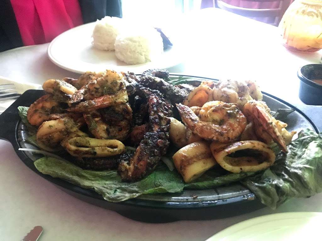 La Pena Restaurante | 4212-4214 N Milwaukee Ave, Chicago, IL 60641, USA | Phone: (773) 545-7022